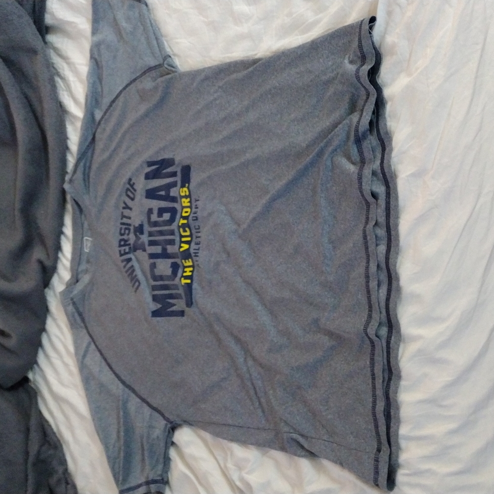 Men's XL University of Michigan T shirt